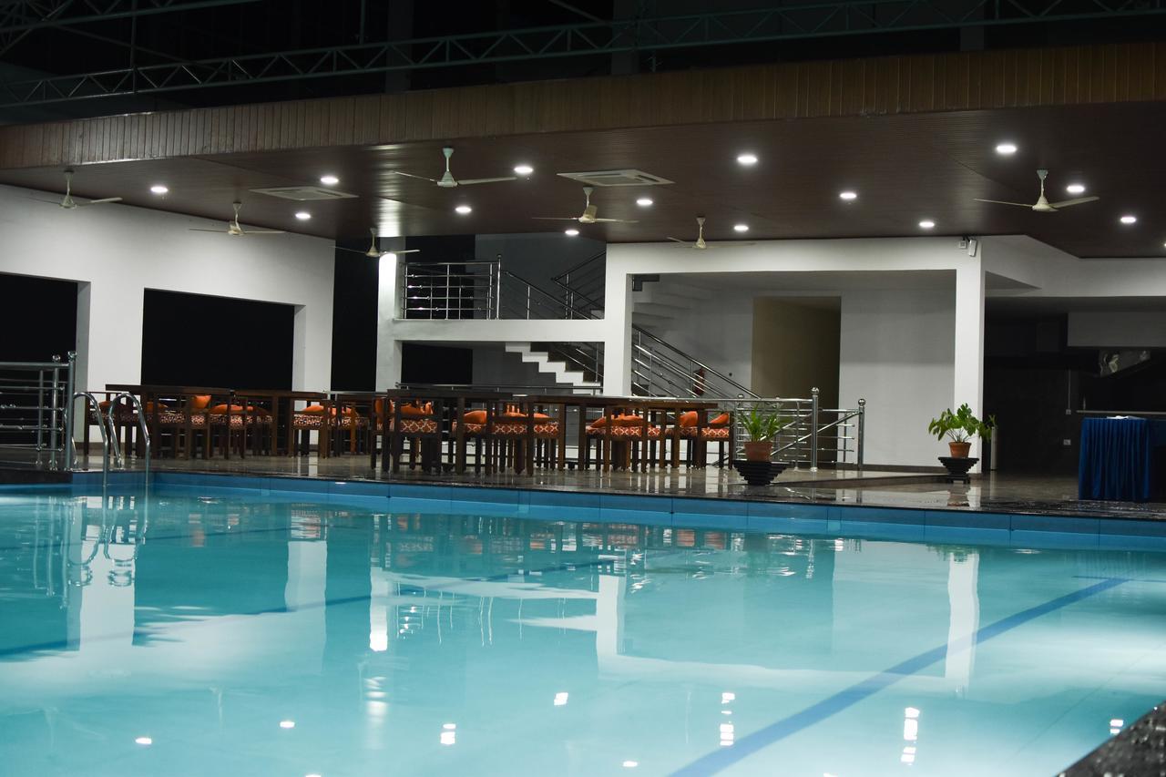 Kohinoor Hotel Alwaye Exterior foto